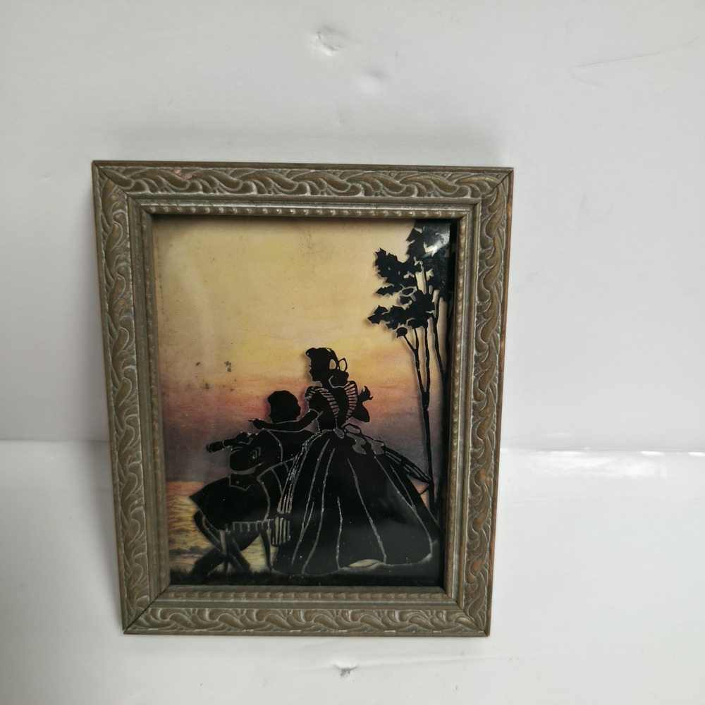 Vintage Reverse Painted Convex Glass Silhouette Courting Couple Art Ornate Frame
